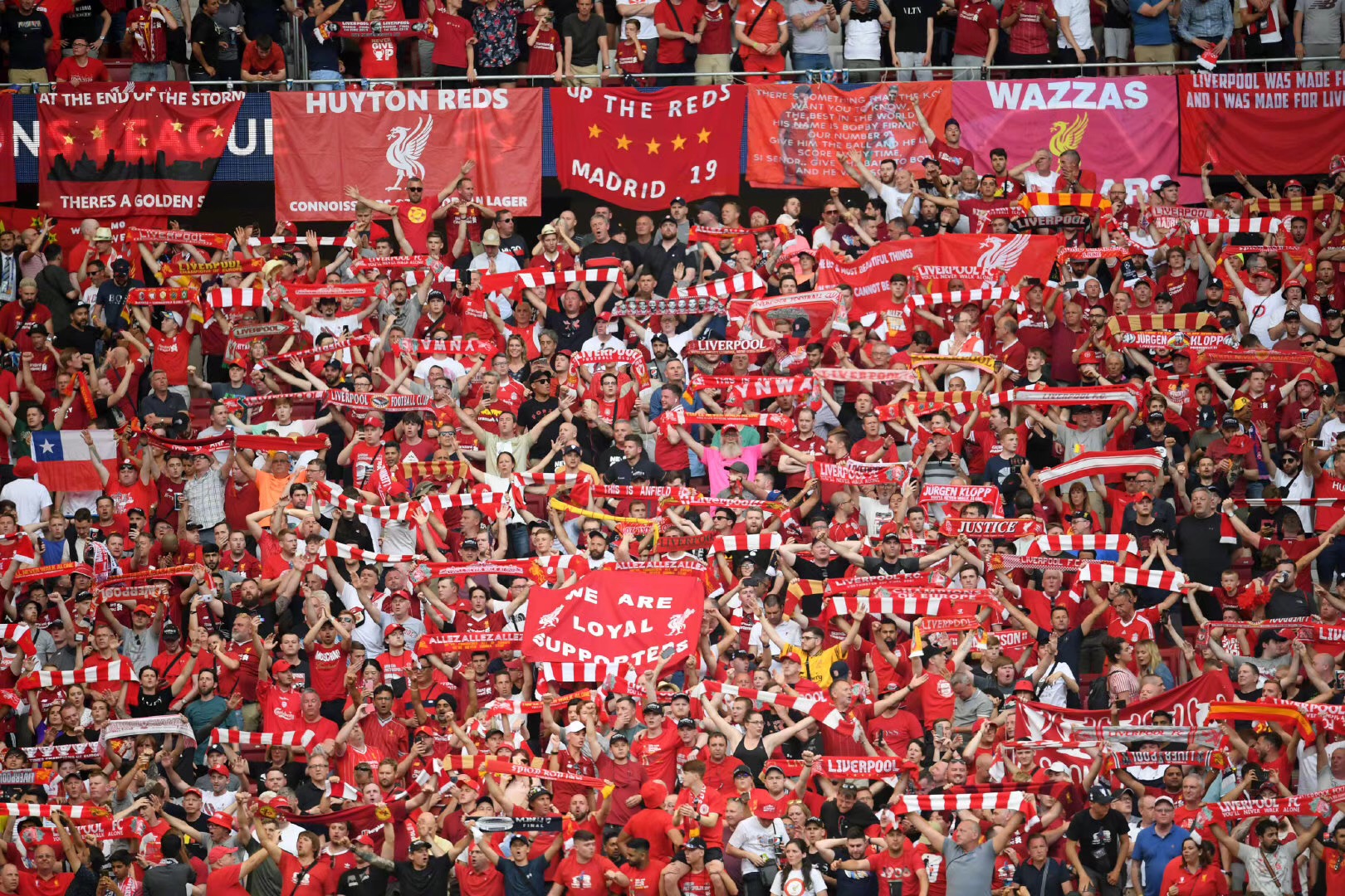 西甲裁判罚下昔日名哨，后者曾执法当年的米兰利物浦欧冠决赛