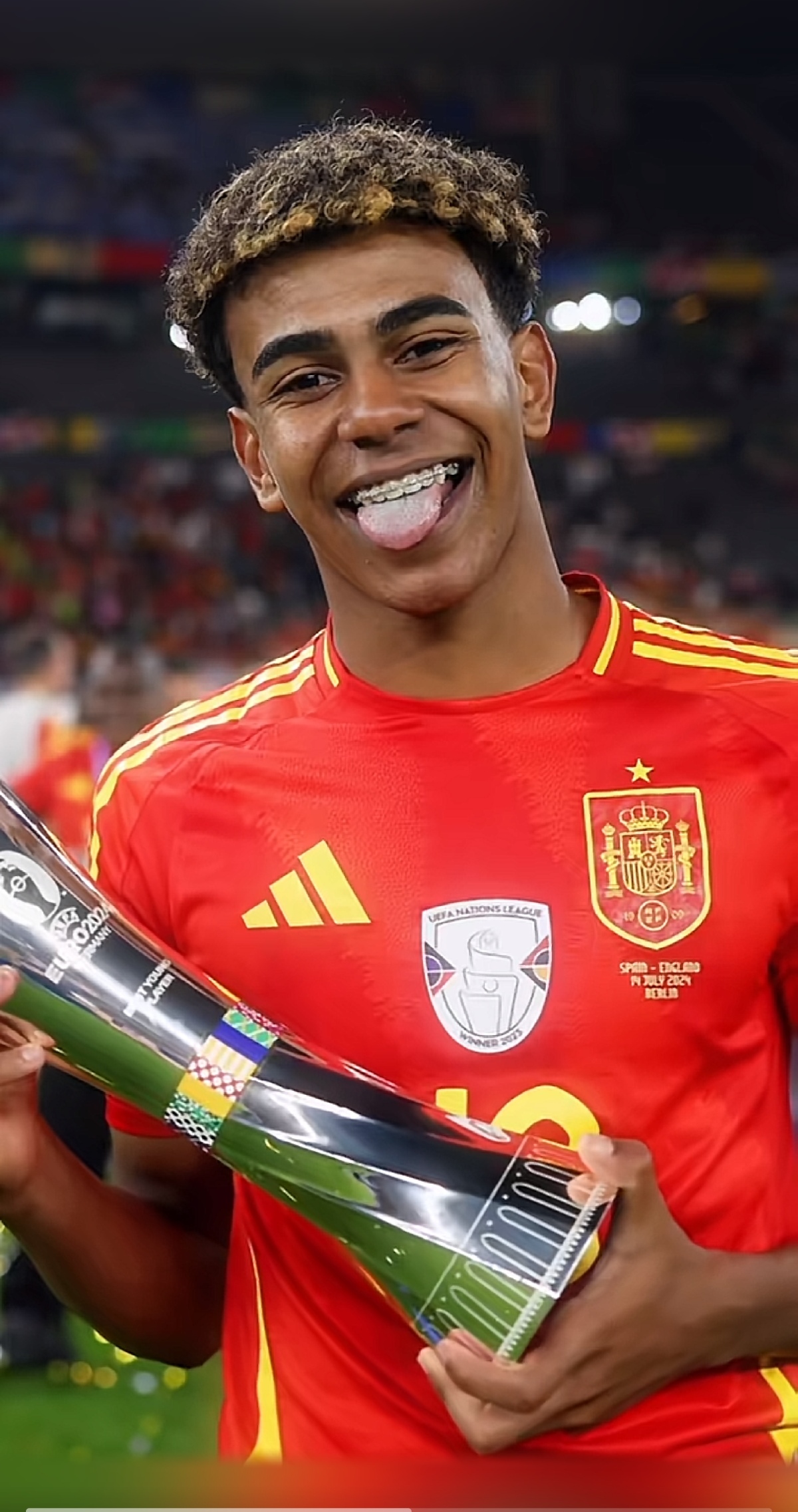 以山东泰山队为例，去掉外援，中超改为全华班与外援队就能盈利