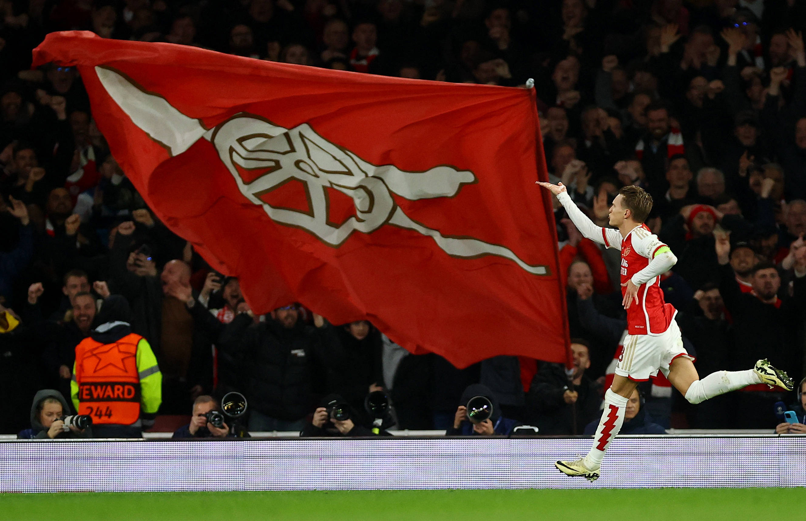 经典回顾：姆总大战哈兰德，上赛季皇马总比分6-3淘汰曼城