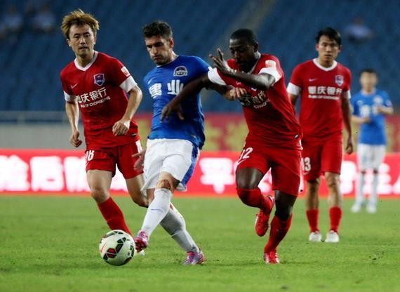 阿斯：拉菲尼亚因为肌肉不适缺战贝蒂斯，他能出战下场欧冠