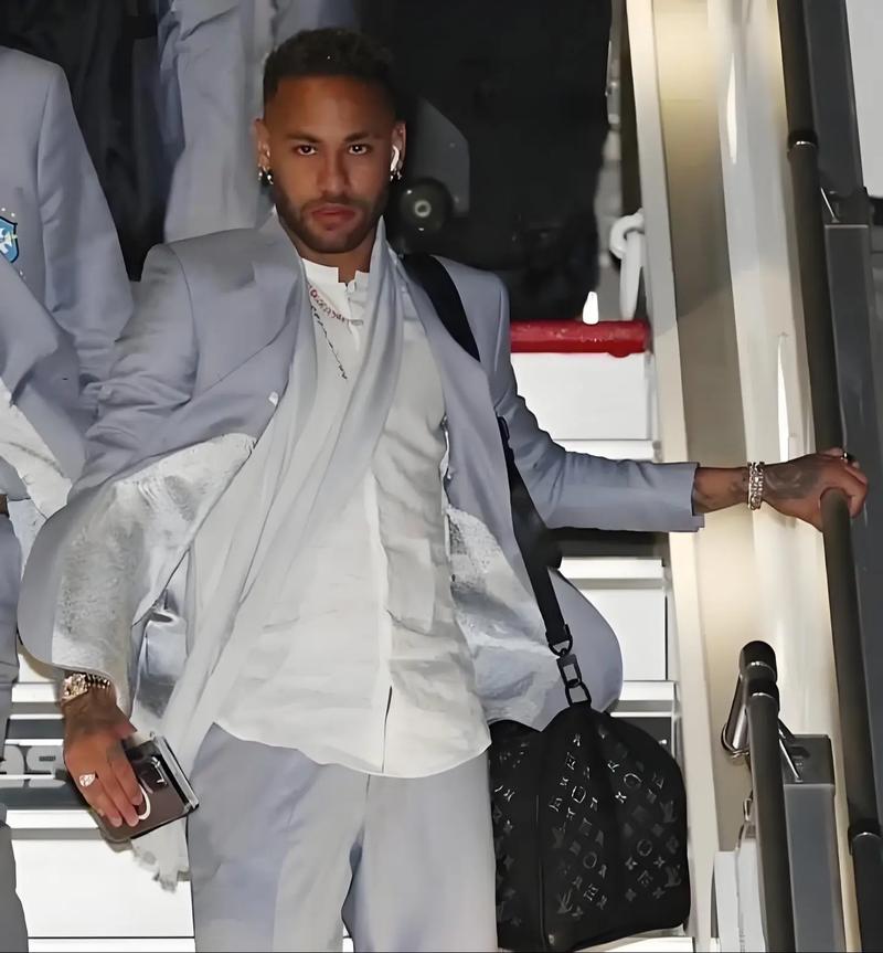 德拉富恩特：赢球是最难的，这种提醒时不时来一下也不是坏事